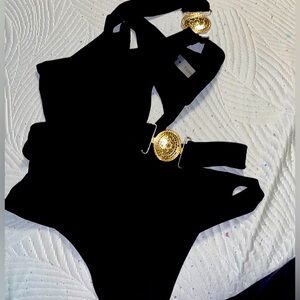 Pretty Swimsuit 🩱🖤